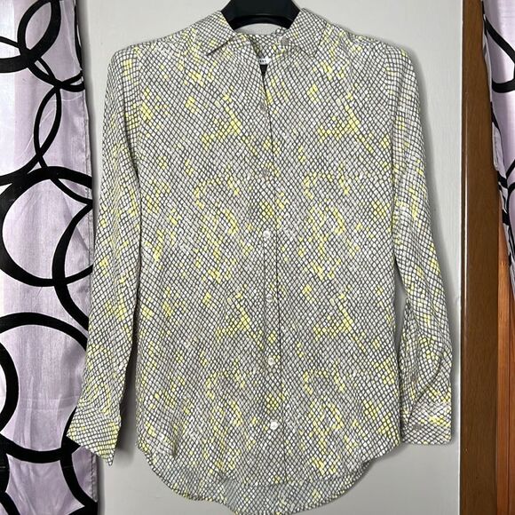 Equipment Tops - Equipment Femme Women's Size XSmall Snake Print Poplin Essential Shirt